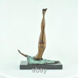 Statue Sculpture Danseuse Nue Acrobate Sexy Style Moderne Style Art Deco Bronze