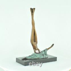 Statue Sculpture Danseuse Nue Acrobate Sexy Style Moderne Style Art Deco Bronze