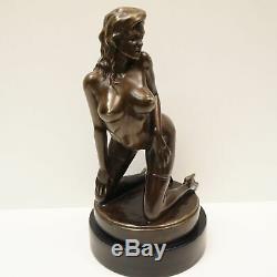Statue Sculpture Demoiselle Nue Sexy Pin-up Style Art Deco Bronze massif Signe