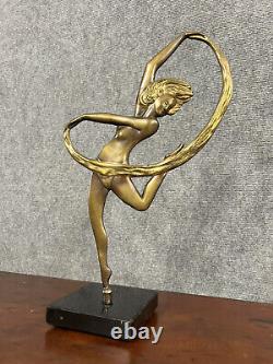 Superbe sculpture coquine époque Art Nouveau en bronze doré vers 1900