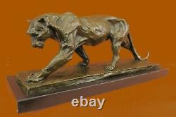 Véritable Bronze Métal Statue Sur Marbre Base Femelle Lion Sculpture Art Déco