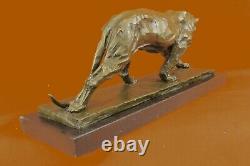 Véritable Bronze Métal Statue Sur Marbre Base Femelle Lion Sculpture Art Déco