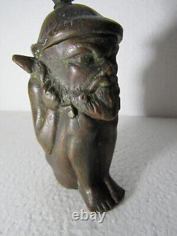 XIX Statue Sculpture Art d' Asie Boite pyrogène encrier Gnome en bronze